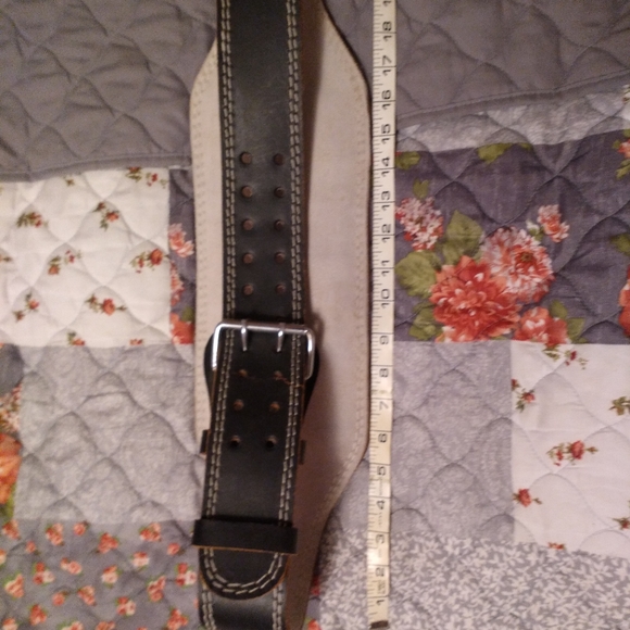 VALEO Weight Lifting Belt for Back Support All Leather In Good Condition - Picture 3 of 8